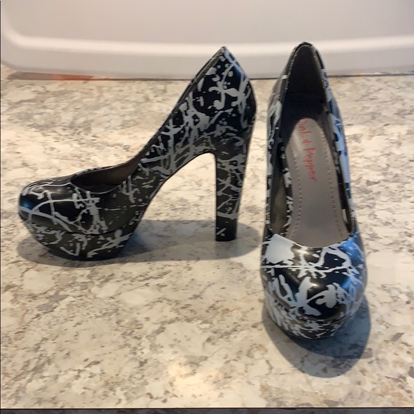 Black splatter high heels - Picture 2 of 4